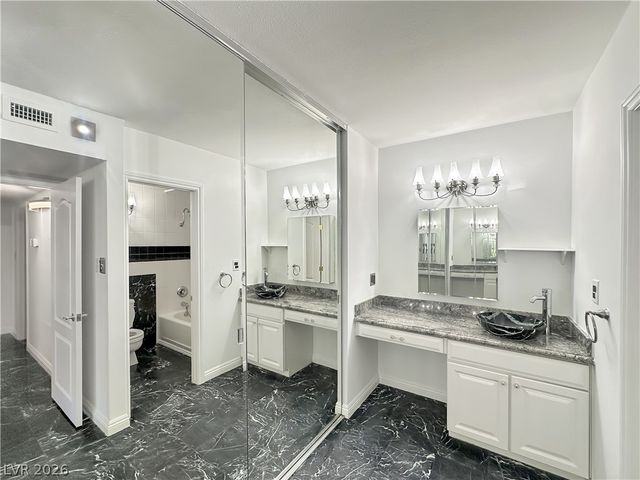 730 South Royal Crest Circle 424, Las Vegas, NV 89169