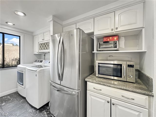 730 South Royal Crest Circle 424, Las Vegas, NV 89169