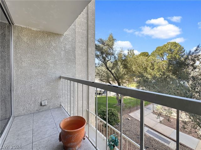 730 South Royal Crest Circle 424, Las Vegas, NV 89169