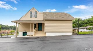 1148 S Benton Avenue, St Charles, MO 63301