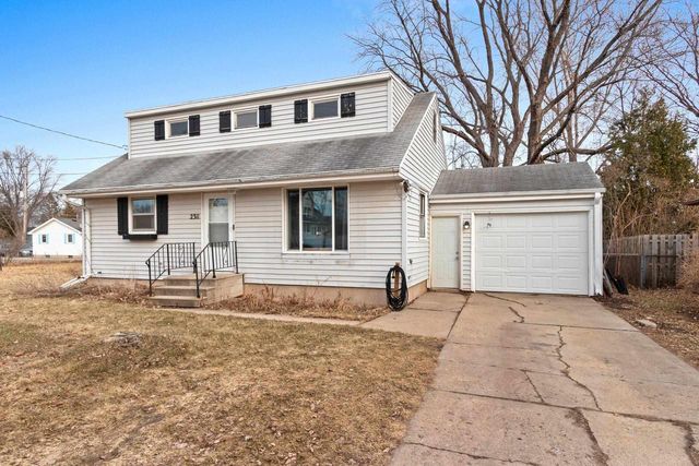 2311 EAST RIVER DRIVE, Green Bay, WI 54301