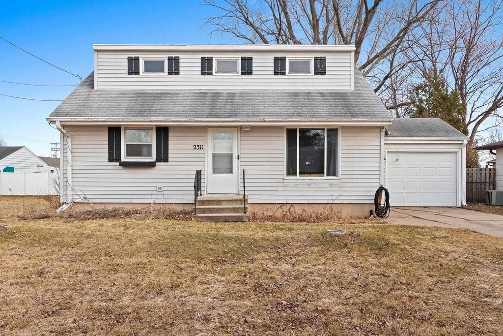 2311 EAST RIVER DRIVE, Green Bay, WI 54301