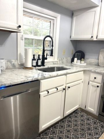 54 Rope Ferry Road C55, Waterford, CT 06385