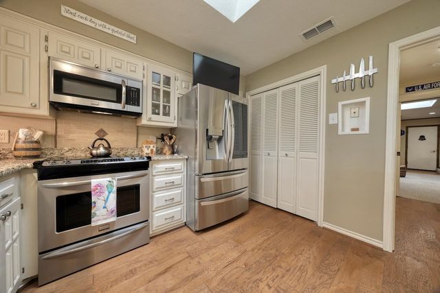 220 Texas Dr, Hideaway, TX 75771