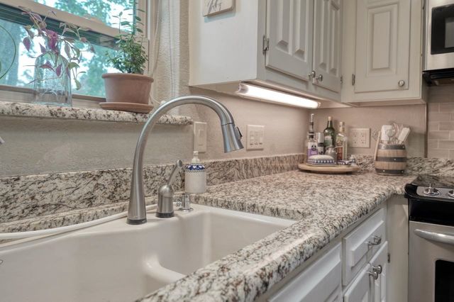 220 Texas Dr, Hideaway, TX 75771