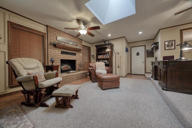 220 Texas Dr, Hideaway, TX 75771