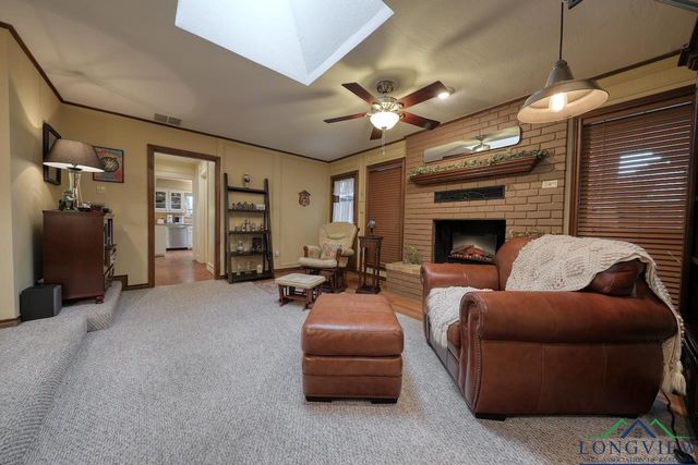 220 Texas Dr, Hideaway, TX 75771