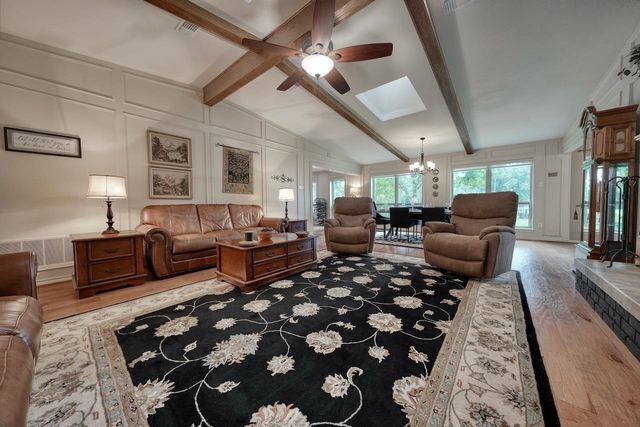 220 Texas Dr, Hideaway, TX 75771