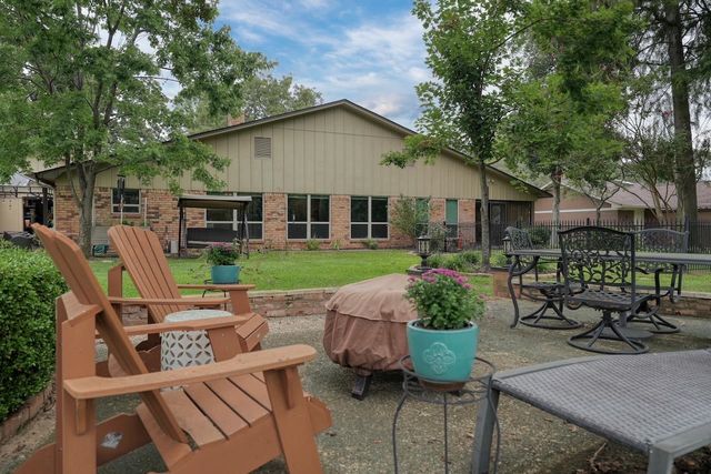 220 Texas Dr, Hideaway, TX 75771