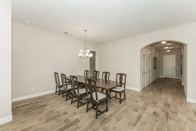 1924 E Via Fiore Avenue, Fresno, CA 93730