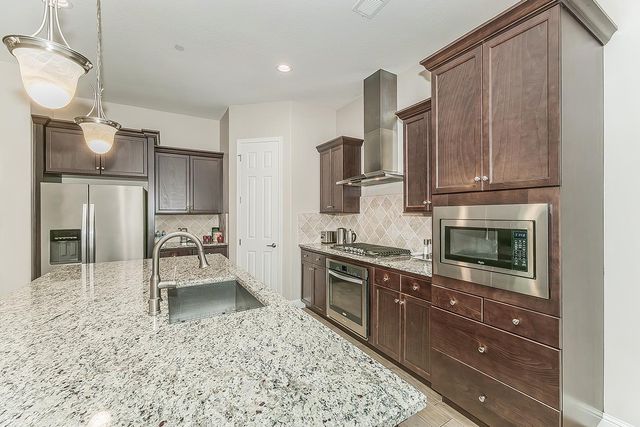 1924 E Via Fiore Avenue, Fresno, CA 93730