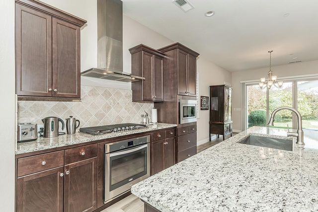 1924 E Via Fiore Avenue, Fresno, CA 93730