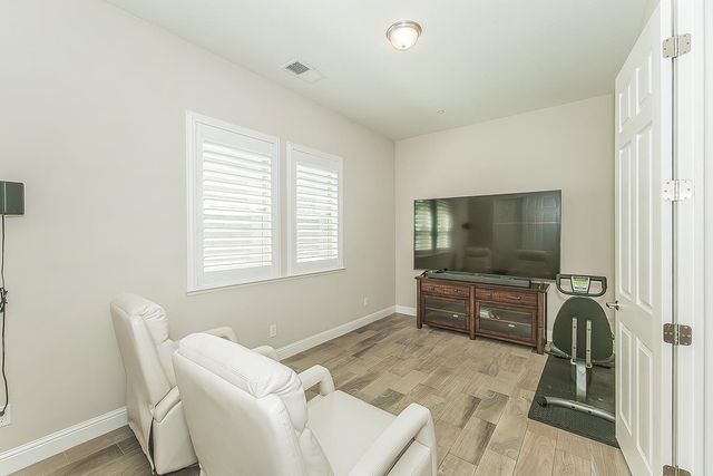 1924 E Via Fiore Avenue, Fresno, CA 93730