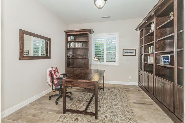 1924 E Via Fiore Avenue, Fresno, CA 93730