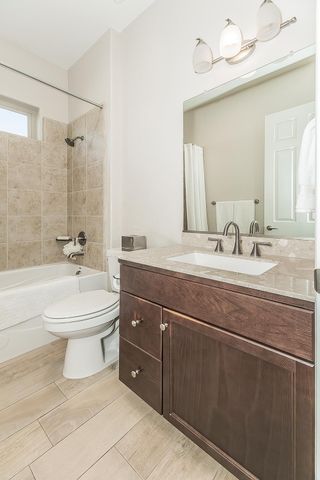 1924 E Via Fiore Avenue, Fresno, CA 93730