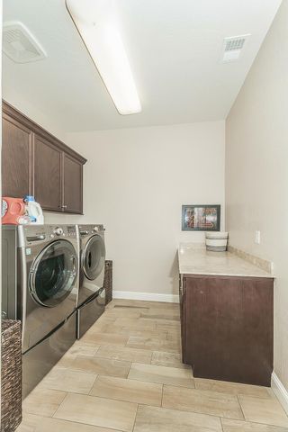 1924 E Via Fiore Avenue, Fresno, CA 93730