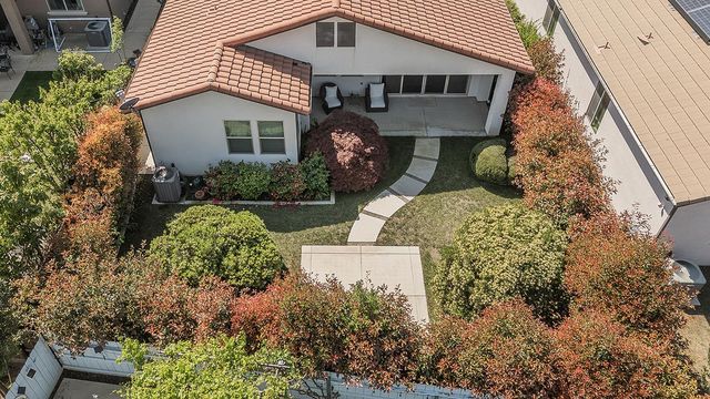 1924 E Via Fiore Avenue, Fresno, CA 93730
