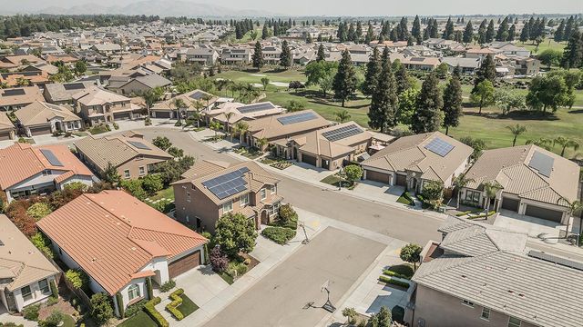 1924 E Via Fiore Avenue, Fresno, CA 93730