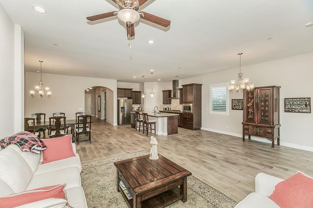 1924 E Via Fiore Avenue, Fresno, CA 93730