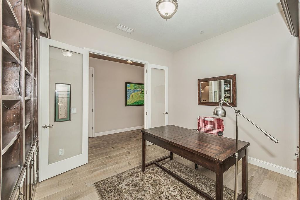 Image 31 of property listing at 1924 E Via Fiore Avenue, Fresno, CA 93730