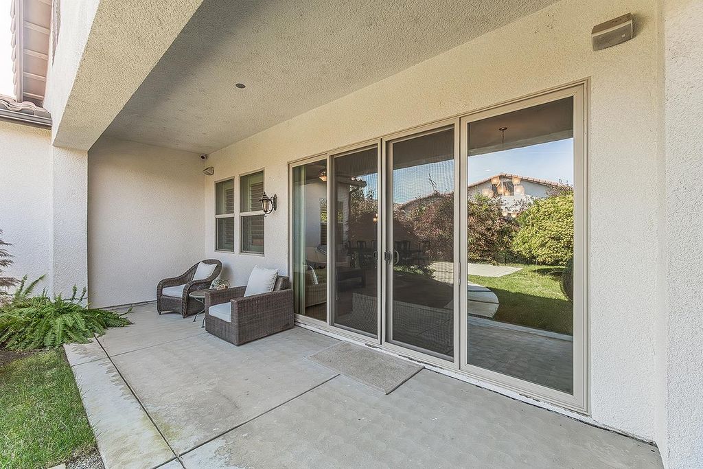 Image 39 of property listing at 1924 E Via Fiore Avenue, Fresno, CA 93730