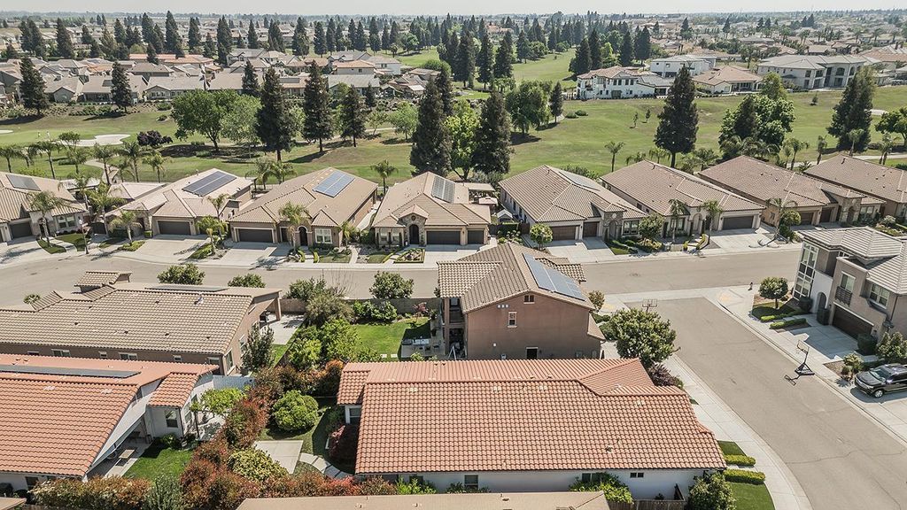 Image 56 of property listing at 1924 E Via Fiore Avenue, Fresno, CA 93730