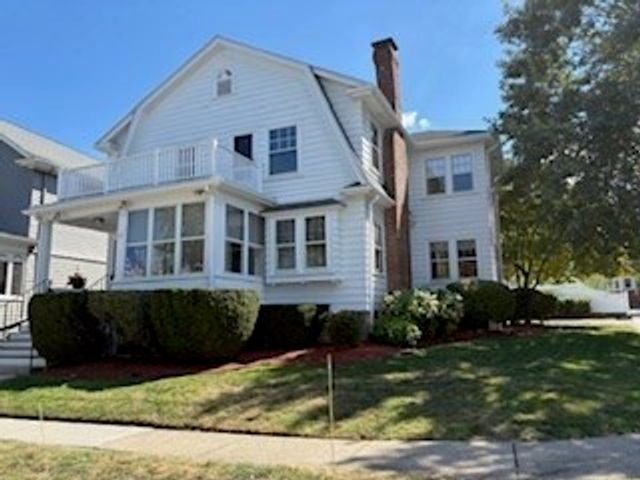 56 Carver 2, Watertown, MA 02471