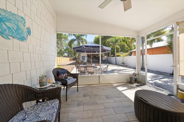 3290 70TH AVENUE N, St Petersburg, FL 33702