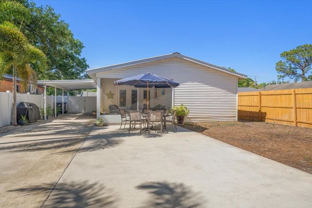 3290 70TH AVENUE N, St Petersburg, FL 33702