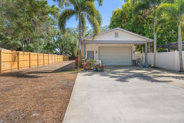 3290 70TH AVENUE N, St Petersburg, FL 33702