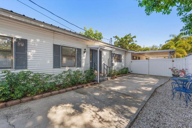 3290 70TH AVENUE N, St Petersburg, FL 33702