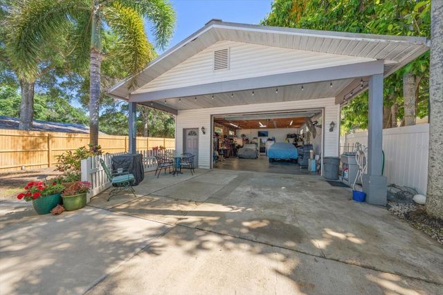 3290 70TH AVENUE N, St Petersburg, FL 33702