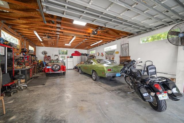 3290 70TH AVENUE N, St Petersburg, FL 33702