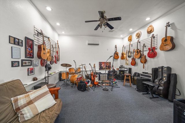 3290 70TH AVENUE N, St Petersburg, FL 33702