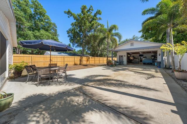 3290 70TH AVENUE N, St Petersburg, FL 33702