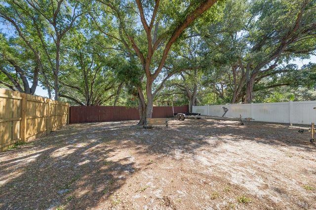 3290 70TH AVENUE N, St Petersburg, FL 33702