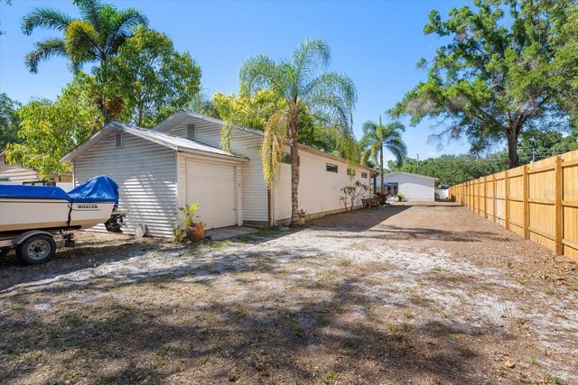 3290 70TH AVENUE N, St Petersburg, FL 33702