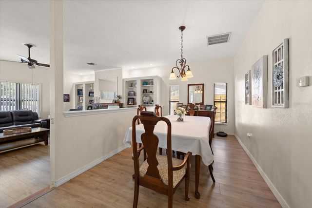 3290 70TH AVENUE N, St Petersburg, FL 33702