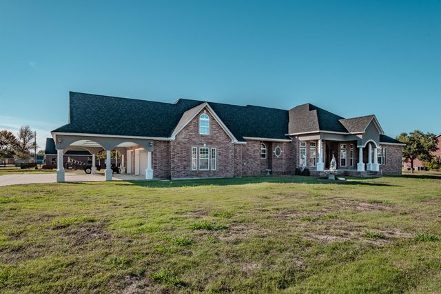 9018 Water Point Drive, Beach City, TX 77523