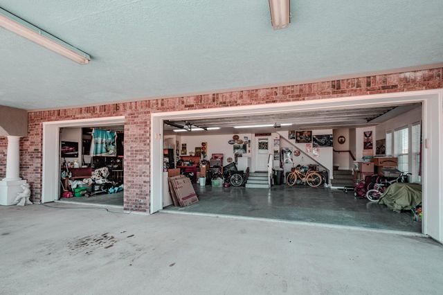 9018 Water Point Drive, Beach City, TX 77523