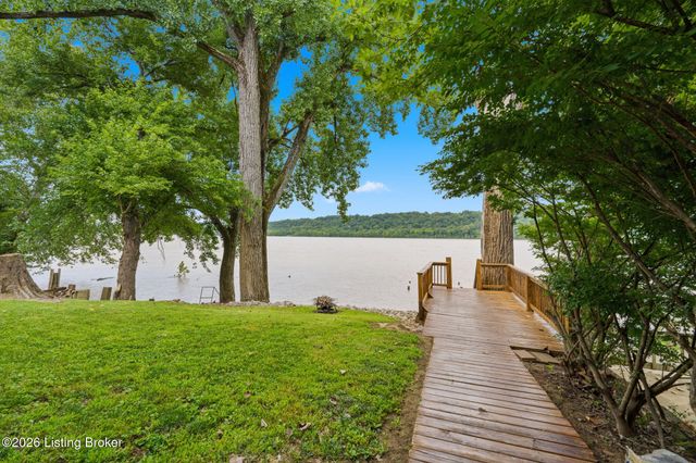 1510 Riverside Dr, Prospect, KY 40059