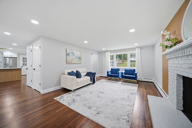 29 Dickens Street, Nashua, NH 03062