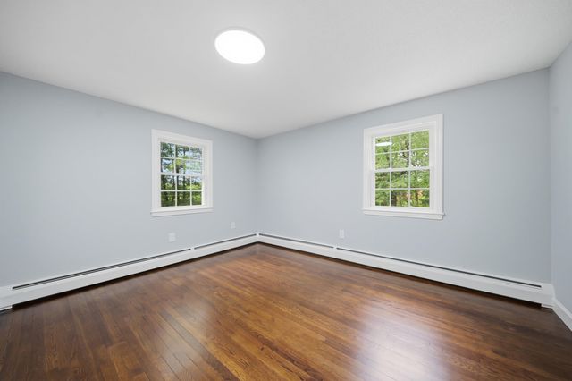 29 Dickens Street, Nashua, NH 03062