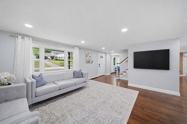 29 Dickens Street, Nashua, NH 03062