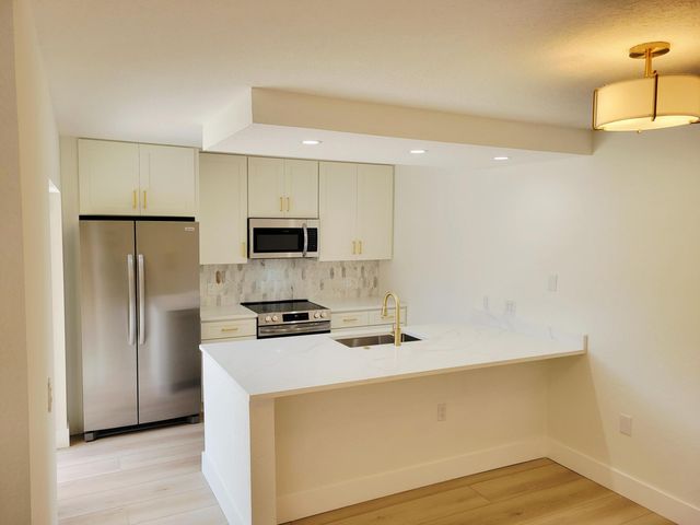 712 7th Way, West Palm Beach, FL 33407
