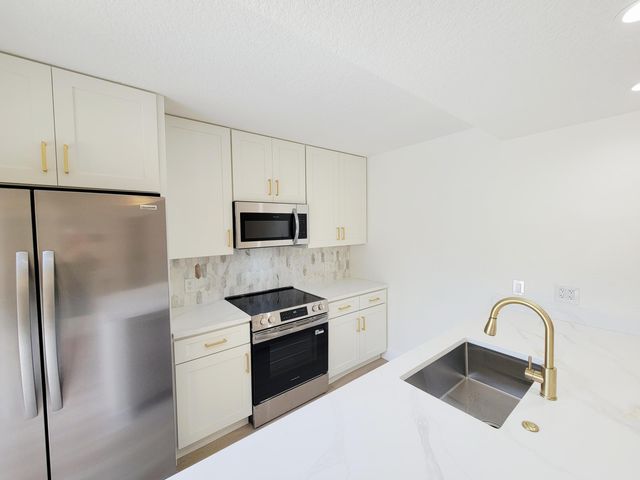 712 7th Way, West Palm Beach, FL 33407