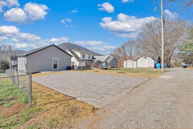 1020 Morehead AVE, Roanoke, VA 24013