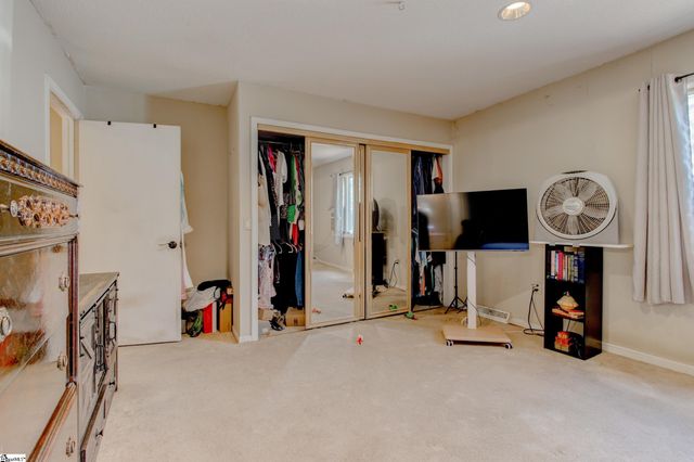 500 Oakwood Estates Drive, Anderson, SC 29621