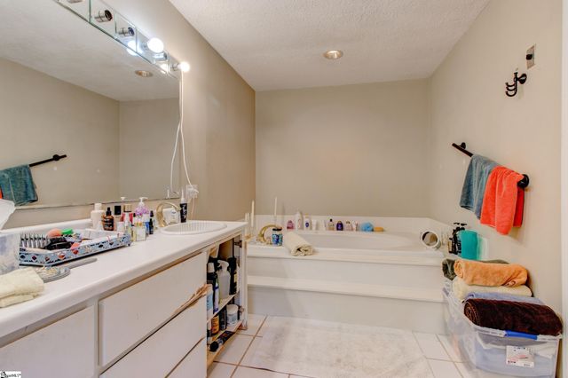 500 Oakwood Estates Drive, Anderson, SC 29621