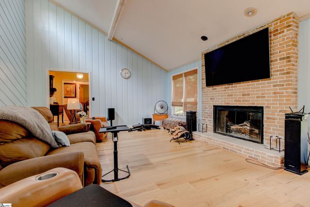 500 Oakwood Estates Drive, Anderson, SC 29621